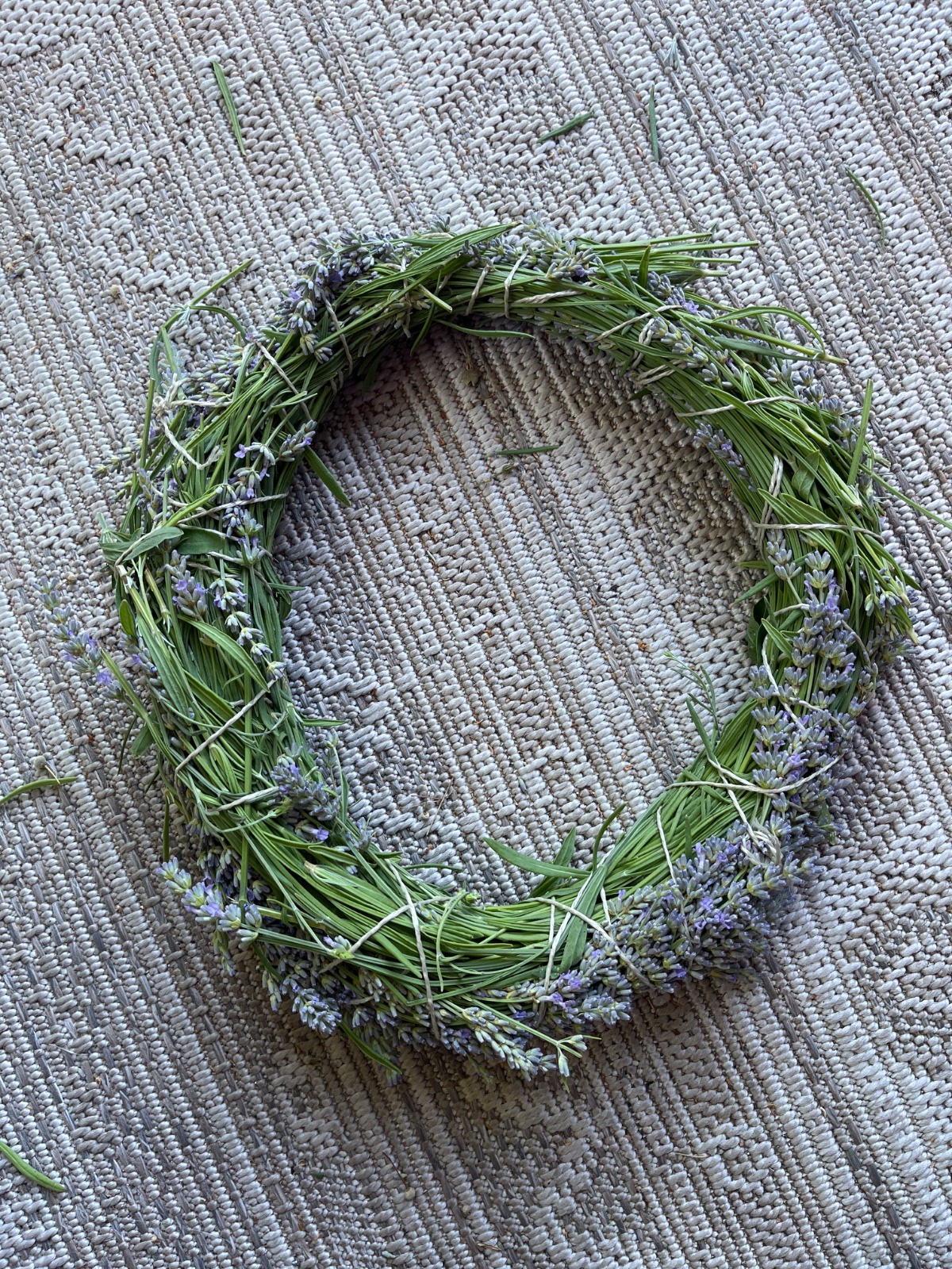 Getrockneter und frischer Lavendel